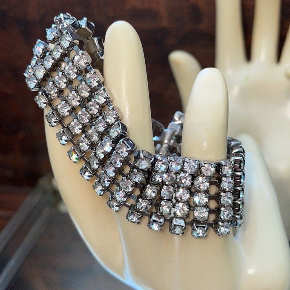 ‎Vtg wide band rhinestone bracelet